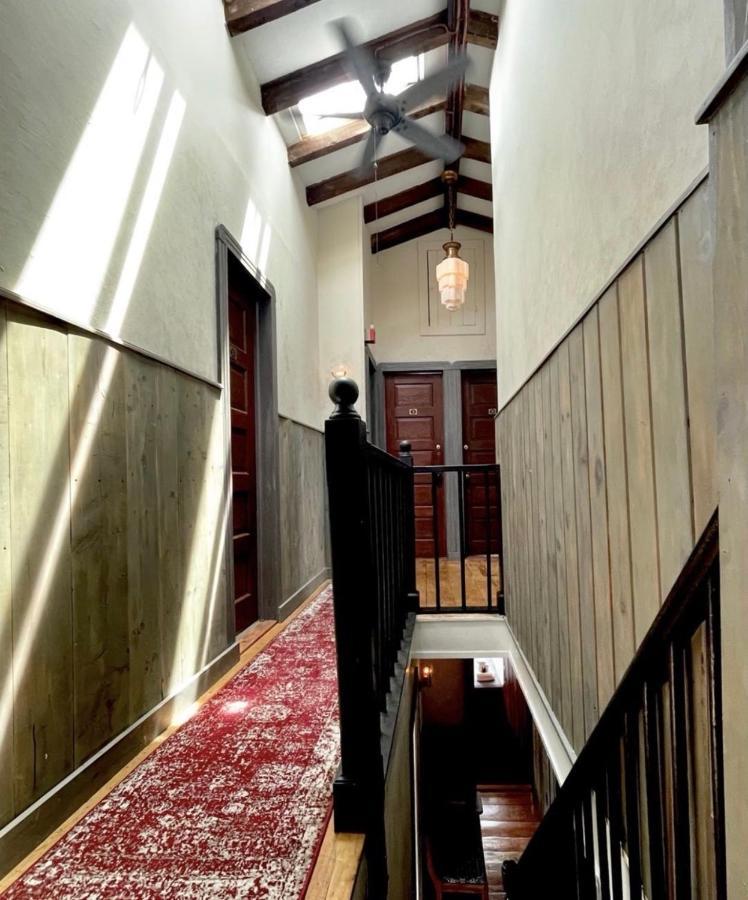 Crew'S Quarters Boarding House - Caters To Men Provincetown Exterior foto