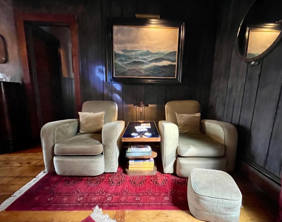 Crew'S Quarters Boarding House - Caters To Men Provincetown Exterior foto