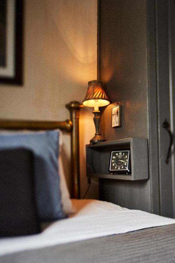Crew'S Quarters Boarding House - Caters To Men Provincetown Exterior foto