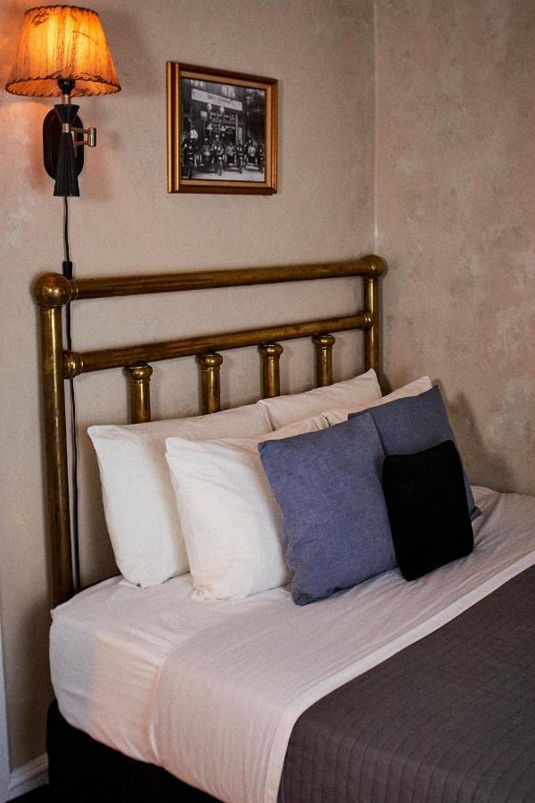 Crew'S Quarters Boarding House - Caters To Men Provincetown Exterior foto