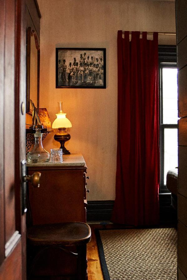 Crew'S Quarters Boarding House - Caters To Men Provincetown Exterior foto