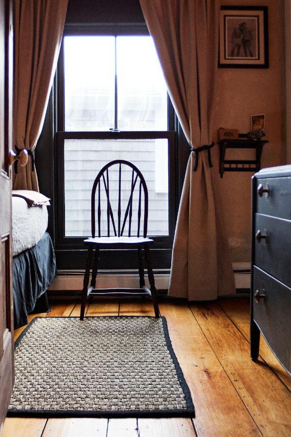 Crew'S Quarters Boarding House - Caters To Men Provincetown Exterior foto