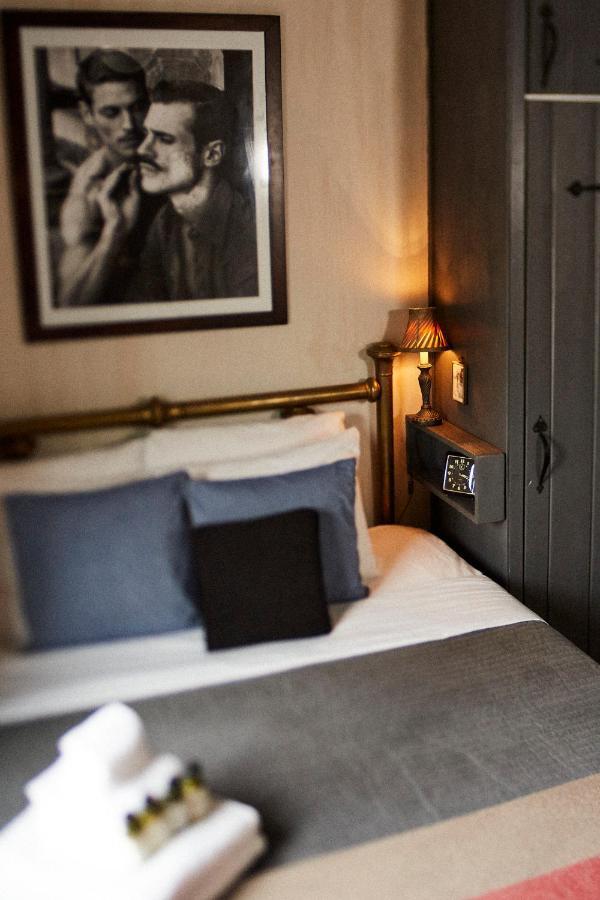 Crew'S Quarters Boarding House - Caters To Men Provincetown Exterior foto