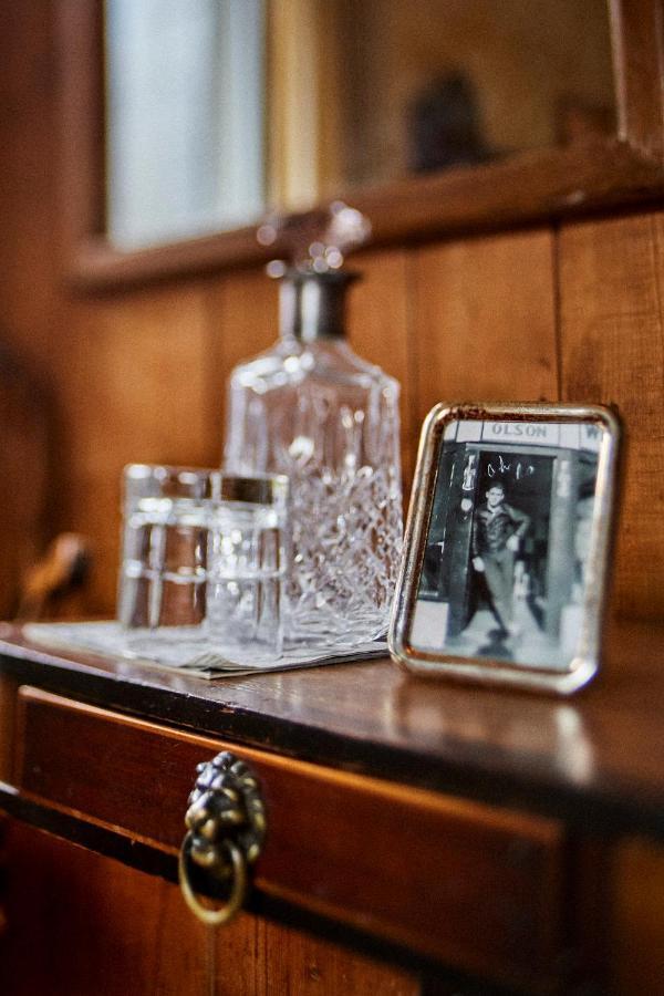 Crew'S Quarters Boarding House - Caters To Men Provincetown Exterior foto